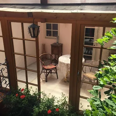 Im Haus Der Kuenste Semesterbostad Rhodt unter Rietburg