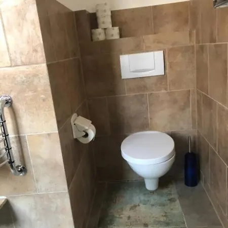 Im Haus Der Kuenste * 罗特翁特尔里特堡