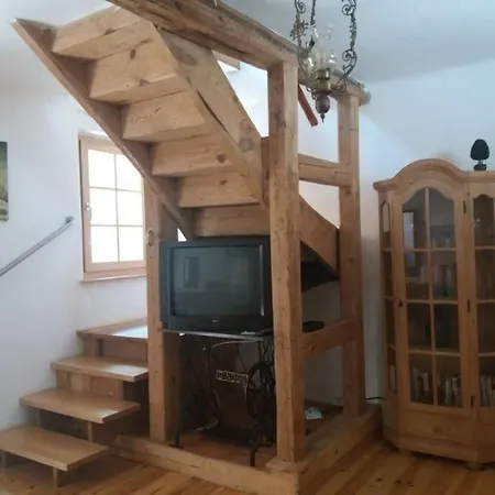 Im Haus Der Kuenste Semesterbostad Rhodt unter Rietburg