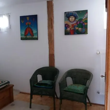 Im Haus Der Kuenste * 罗特翁特尔里特堡