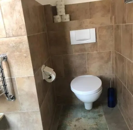 Im Haus Der Kuenste * Rhodt unter Rietburg