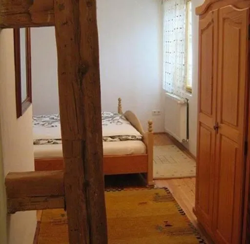 Im Haus Der Kuenste * Rhodt unter Rietburg