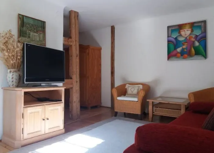 Holiday home Im Haus Der Kuenste *